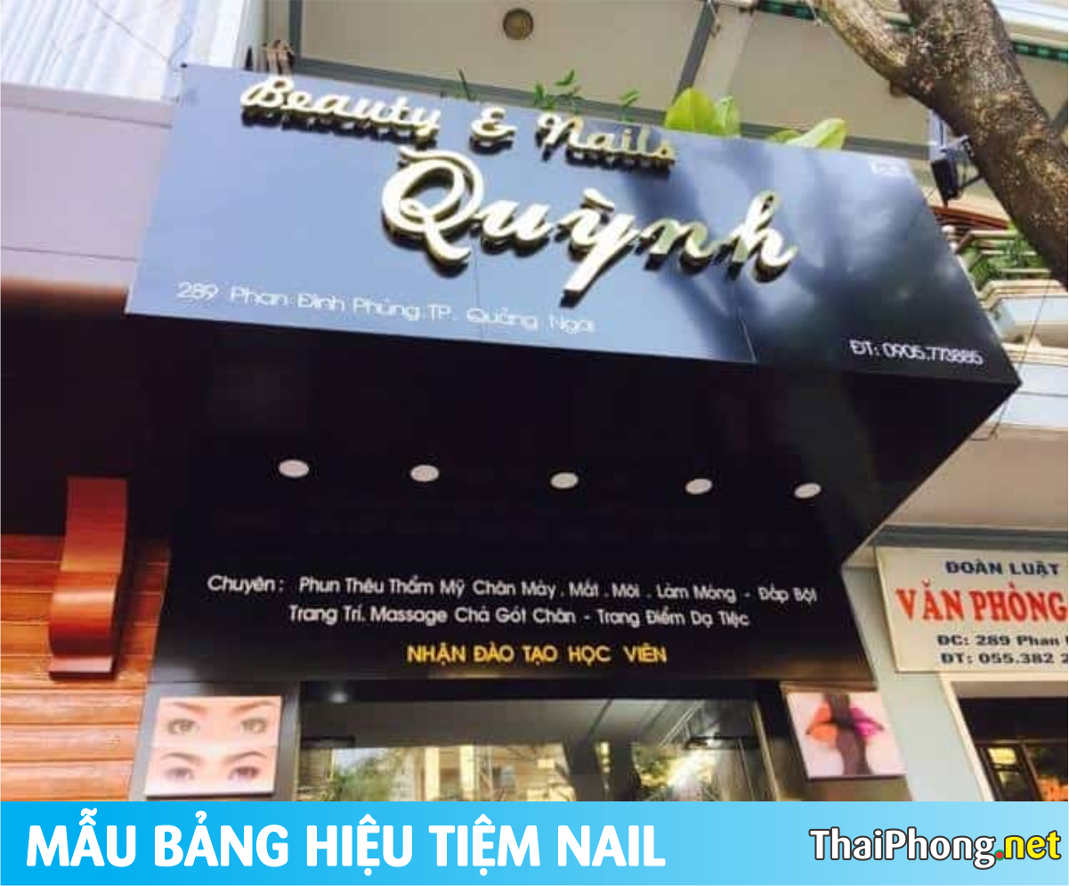 Bảng hiệu tiệm Nails Quỳnh TPHCM
